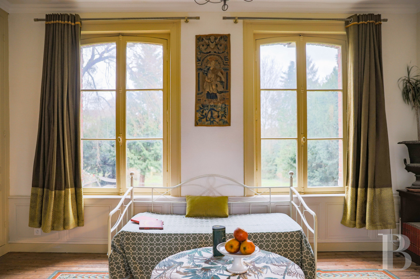 Dans le  Calvados, au pied de la  Basilique de Lisieux un manoir médiéval du 16e siècle - photo  n°20